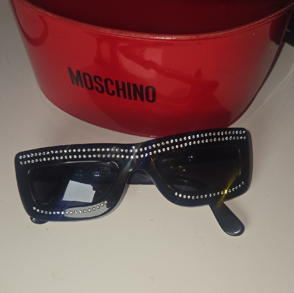 Moschino, MODEL- M3624, Black Sunglasses with Dazzling SWAROWSKI CRYSTAL Accents